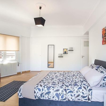 Ideally Located Flat ★ Close To Everything Apartment Атина Екстериор снимка