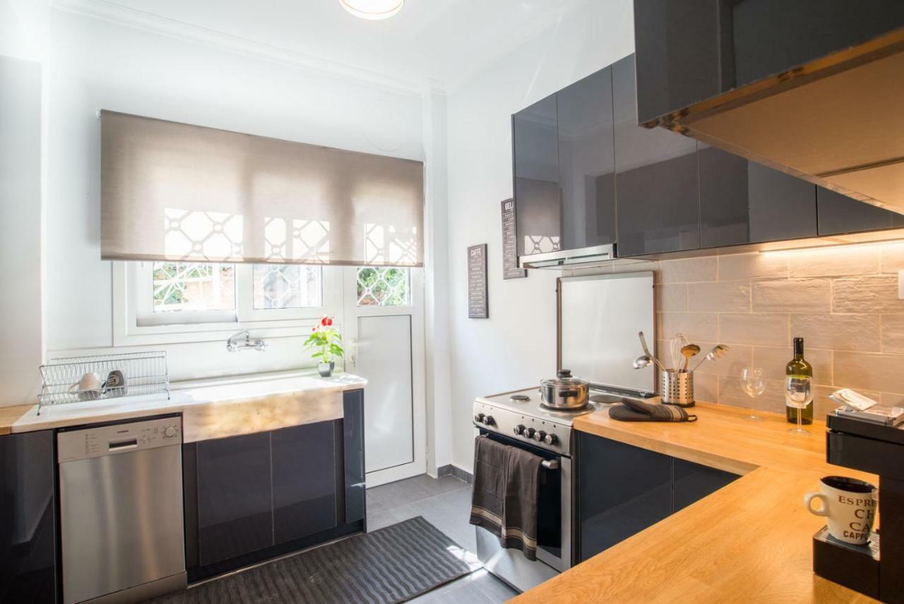 Ideally Located Flat ★ Close To Everything Apartment Атина Екстериор снимка